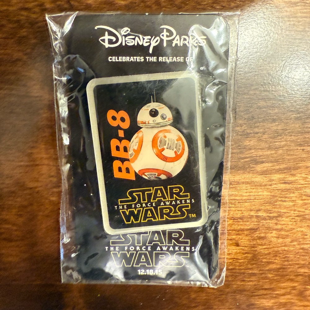 Disney Star Wars BB-8 Collectible Pin - Orange and Black the Force Awakens